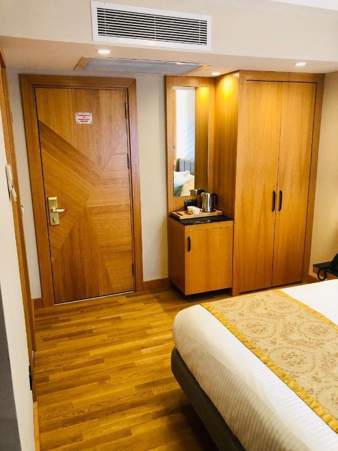 Готель Maywood 4*
