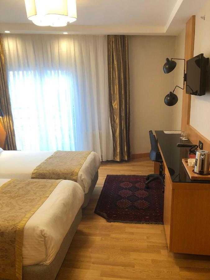 Готель Maywood 4*